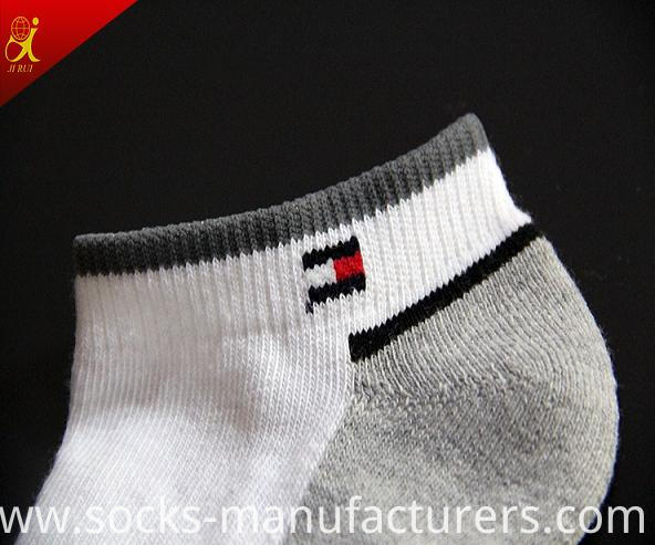 Custom Logo Socks Popular Fashion Man White Compression Socks Sports Socks